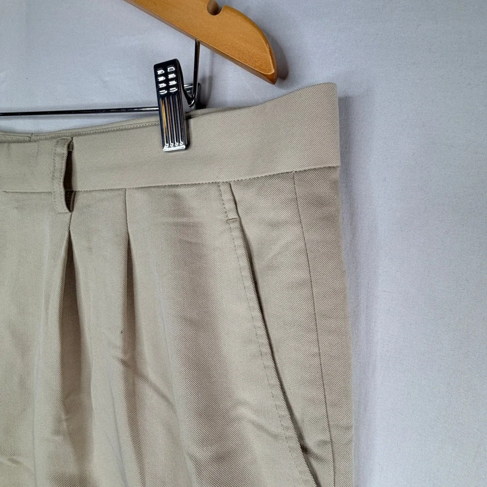 Cutter & Buck Men's Pleated Front Shorts Tan Khaki Size 40 Golf Casual